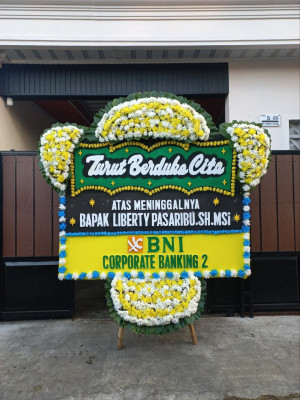 Papan Bunga Duka di Padang Guci Hilir